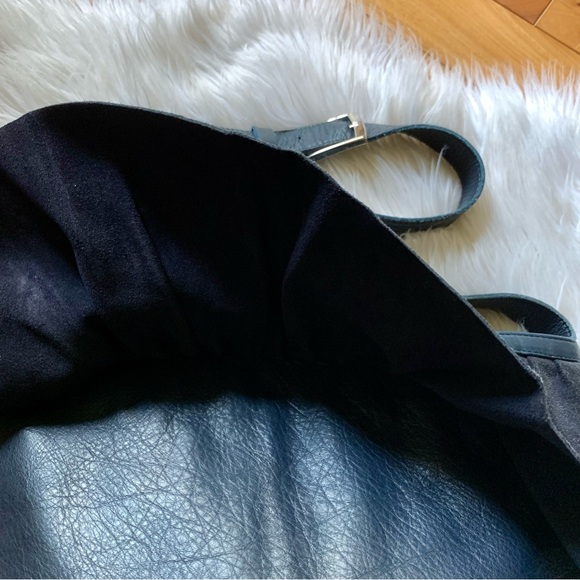 Marie Turnor Spacious The Ruffle Suede Leather Shoulder Bag - Picture 7 of 12